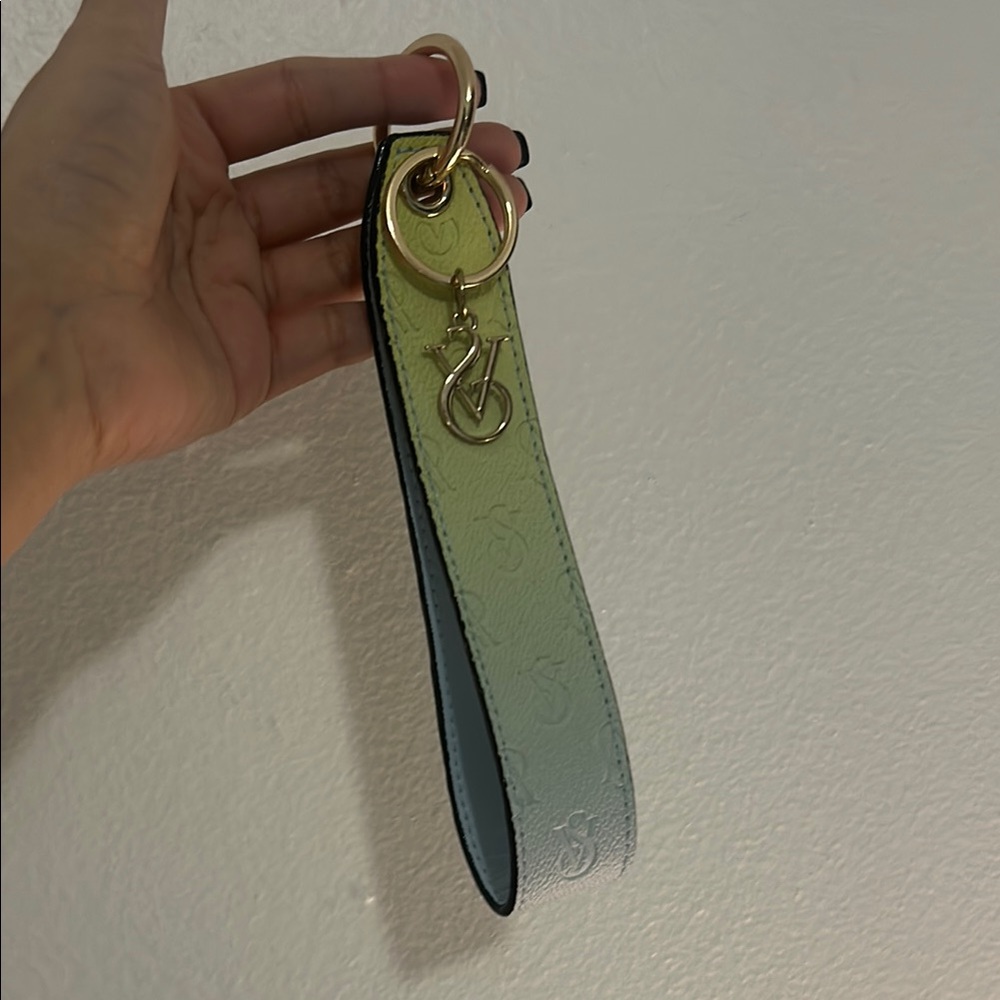 New Victoria secret green/blue ombre key holder